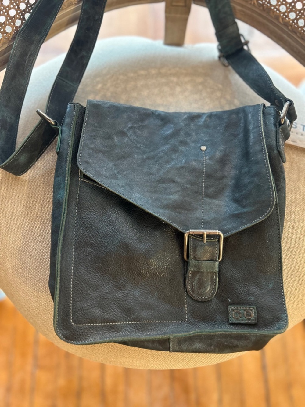 Bed Stu “Venice Beach” Dark Navy  Leather Crossbody w/ Magnetic Buckle Flap - Picture 3 of 10